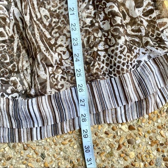 Chico’s Silk Sheer Leopard Cheetah V-neck Top 1 - Picture 5 of 7